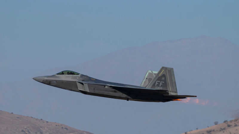 警告朝鲜 美军F-22时隔4年再投入韩美军演