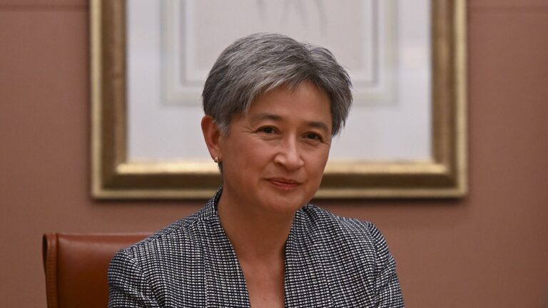 澳大利亞外長黃英賢會王毅 提貿易與人權
