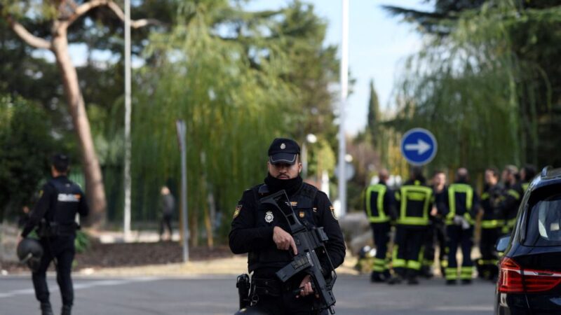 乌驻西班牙大使馆接获邮包炸弹 1人手指受伤
