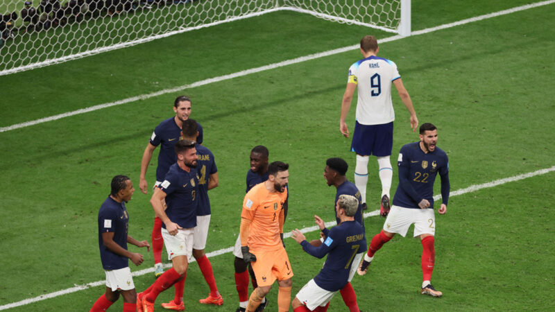 世界杯8强战：英格兰1比2不敌法国 凯恩射失点球