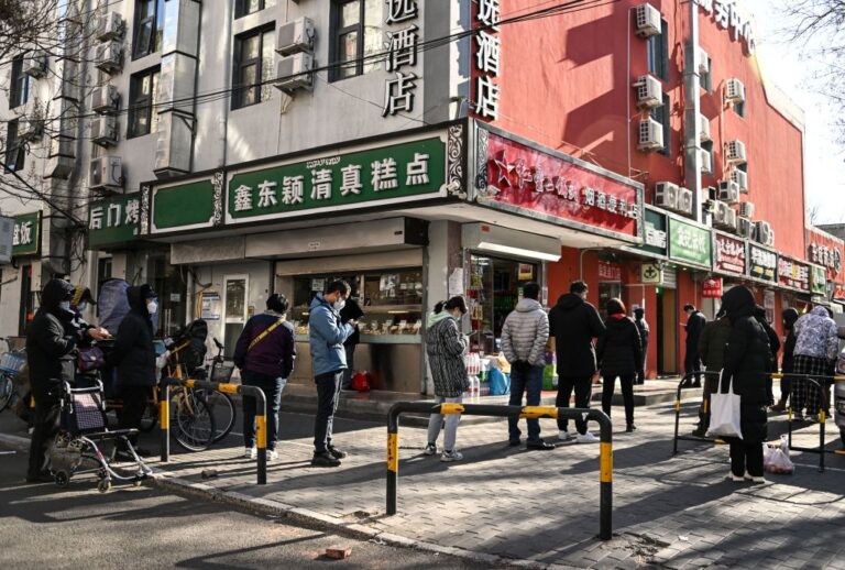 中共極端「躺平」 疫情大爆發 黃桃成妙藥
