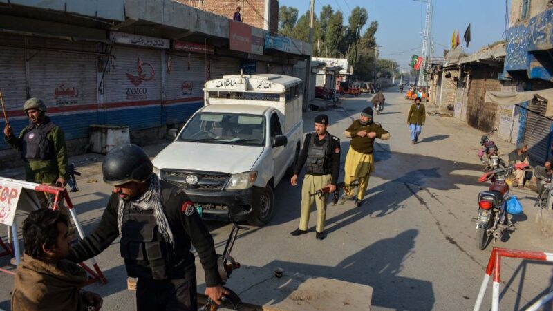 巴基斯坦反恐中心遭挟持 攻坚部队击毙33恐怖分子