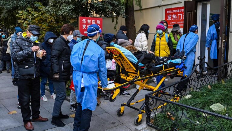 中國多醫院擠滿染疫者 王丹指這波疫情不尋常