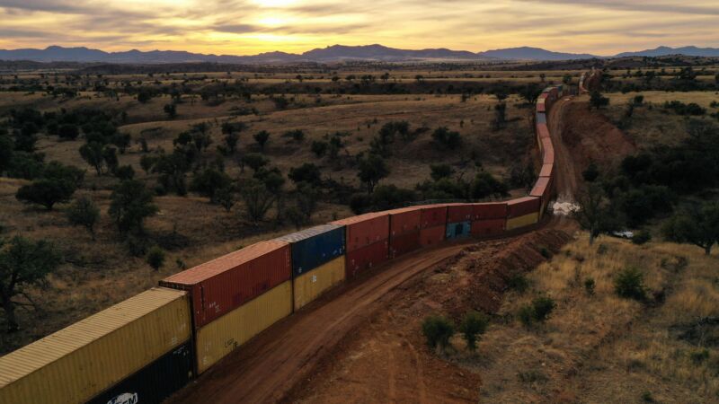 难抵联邦政府诉讼 亚利桑那州拆临时边境墙