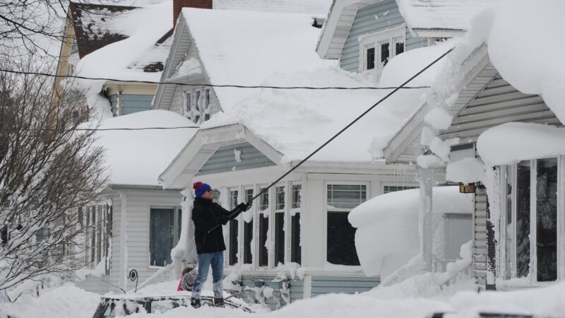 紐約45年來最嚴重暴風雪 死亡人數攀升至 25 人