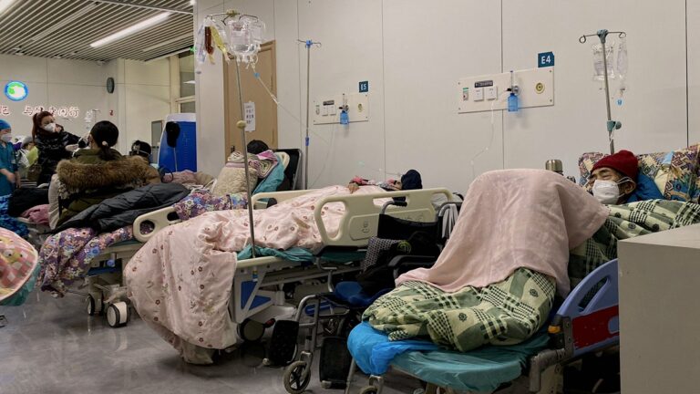 中國疫情大爆發 專家：新毒株可能擴散全球