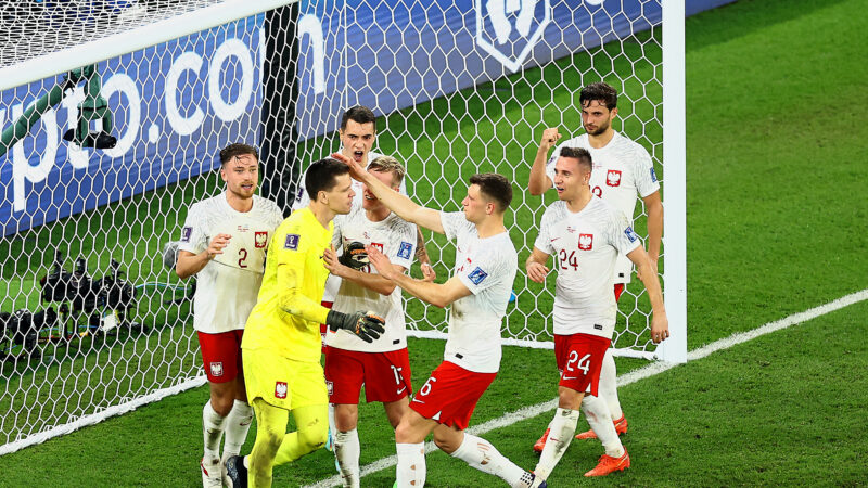世界杯C组：波兰0比2负阿根廷仍晋级 斯泽斯尼再扑点