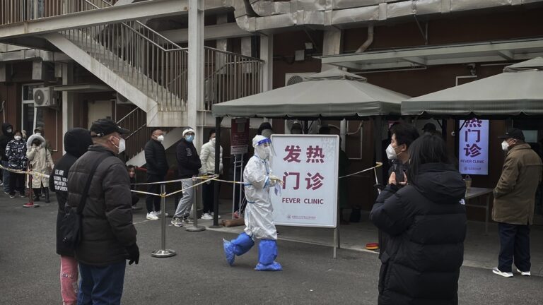 【禁聞】中共倉促放開防疫 醫護人員陽性飆升