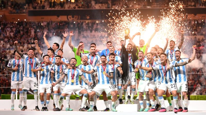 超越足球本身 梅西成阿根廷“民族英雄”