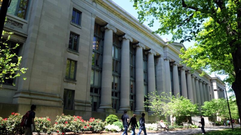 美國頂尖法學院取消LSAT考試要求