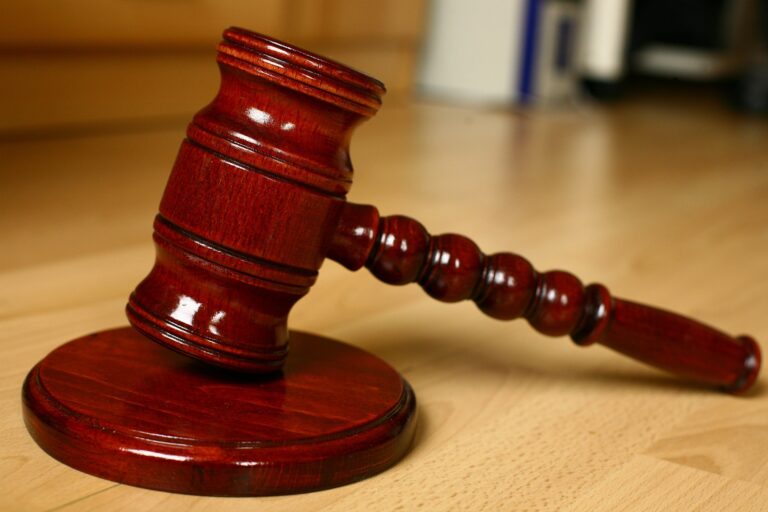 考試分數相近被控作弊 雙胞胎提告獲賠150萬