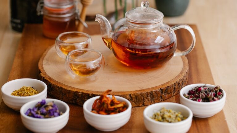 愛美女士以花茶養顔  6種花茶的功效與禁忌
