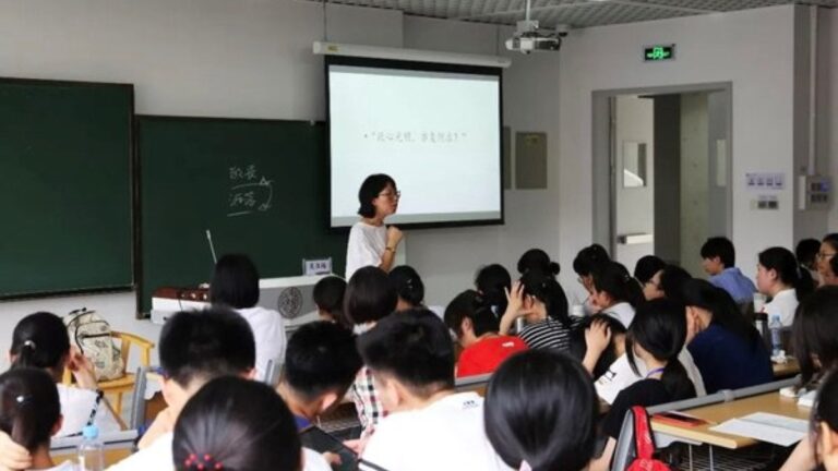 支持「白紙運動」南開大學講師被強送精神病院