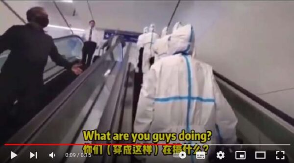 网传闹剧 中国空姐8日零时万米高空脱防护服