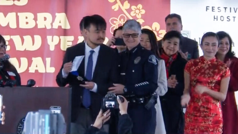 奪槍英雄獲頒勇氣勳章 民眾心懷感恩向前看