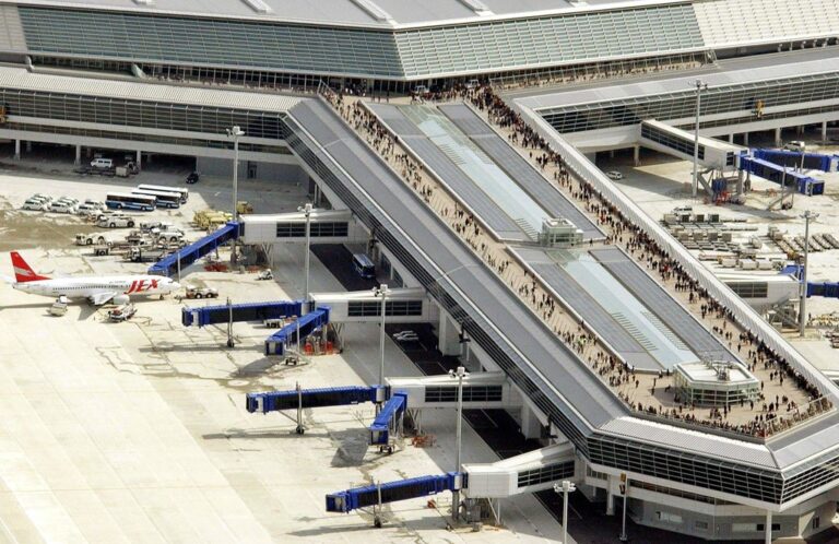 傳炸彈威脅 捷星班機急降日本中部機場