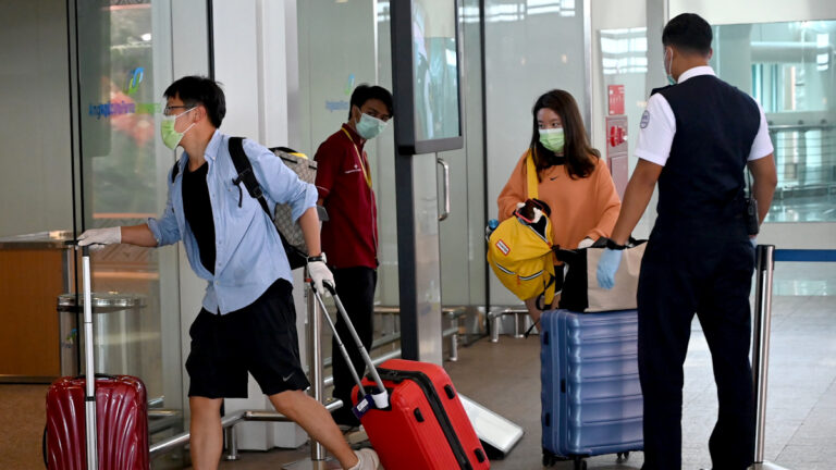 病毒劍指中共 百萬中國人出境 未見疫情升溫
