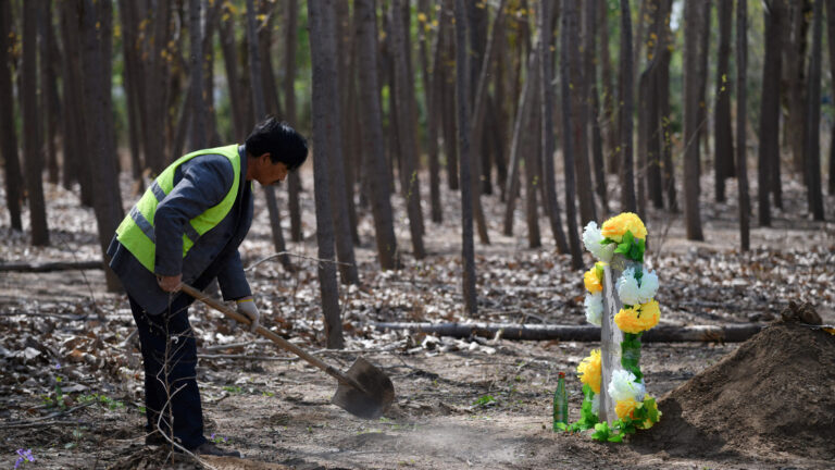 【禁聞】四川網友返鄉過年：沿路都在辦喪事