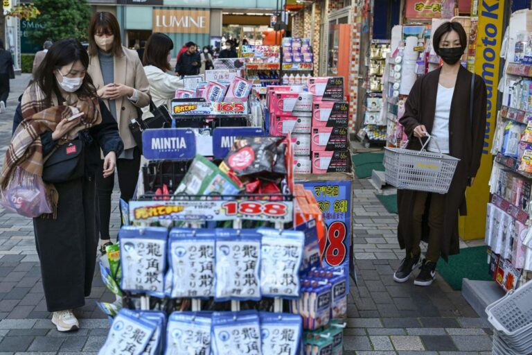 阻中國客狂掃藥品 日官方要求藥妝店設限