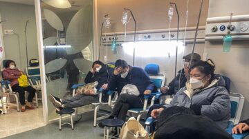 上海市面蕭條 醫院病患爆滿只能路邊吸氧