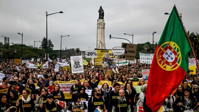 争加薪 葡萄牙教师走上首都街头示威