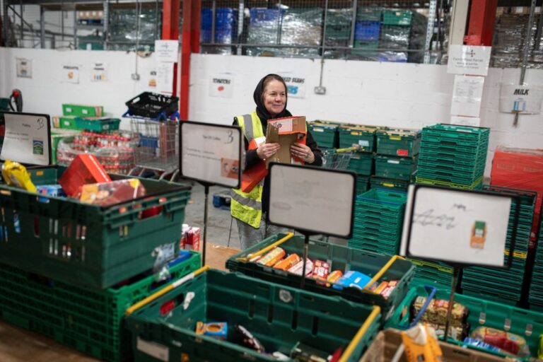 通膨讓英國人難度日 全職者罕見找食物銀行