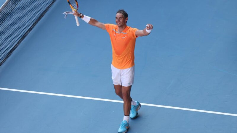 纳达尔澳网旗开得胜 挑战生涯第23座大满贯赛金杯