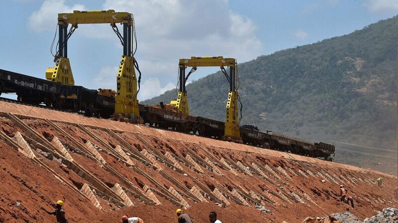 中共资金未到 乌干达与中企解除铁路建造合约