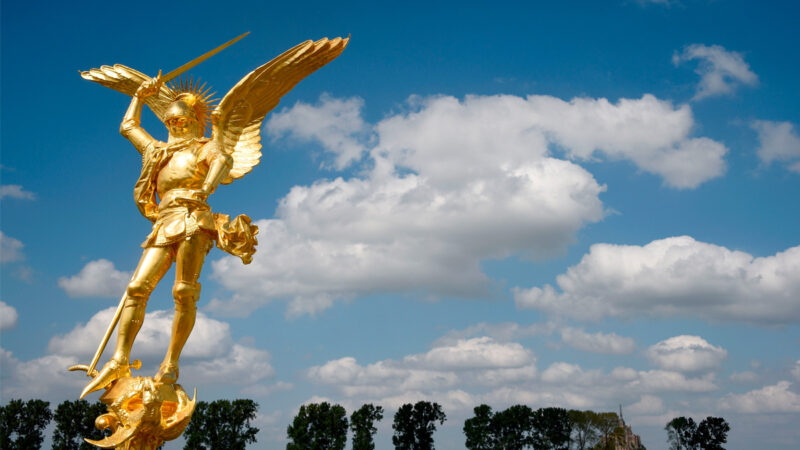 墨西哥男子偷天使雕像遭報 被天使之劍刺傷