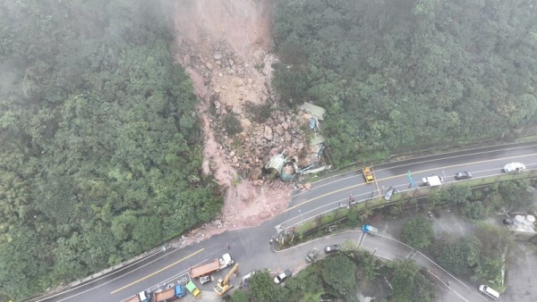 連日大雨！新北金山爆土石流埋淨水廠