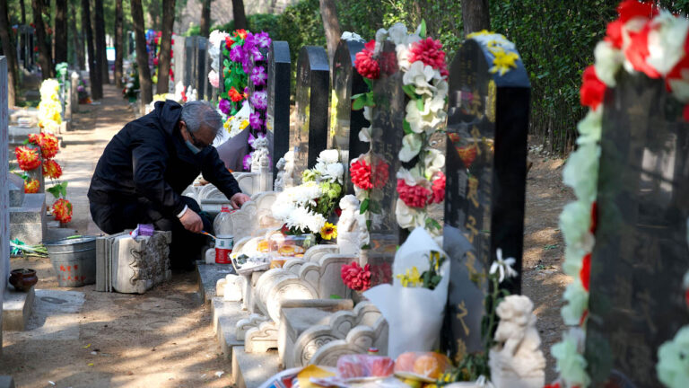 北京染疫死亡人數暴增 墓地價格飛漲