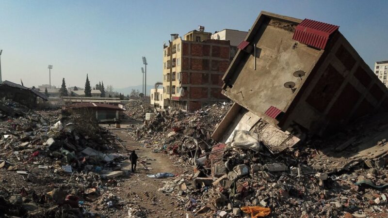 土敘強震逾4.1萬人罹難 哈泰婦女困205小時獲救