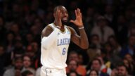 詹姆斯生涯助攻数史上第4 距得分王仅差89分
