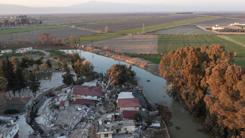 土耳其強震 南部小村整整下陷一個樓層