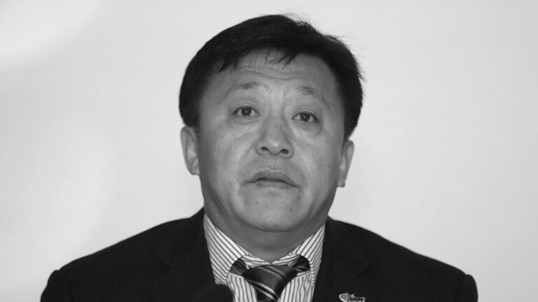 足協黨委書記杜兆才在機場被帶走？媒體人闢謠