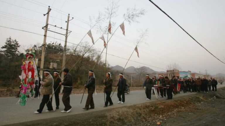 死亡人數是往年許多倍 中國農村經歷疫情嚴冬