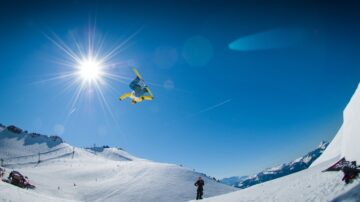 世上最狂野滑雪比賽開鑼 選手瀟灑炫酷技