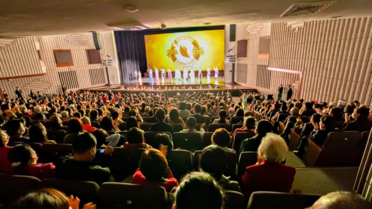 神韻美善感動人心 苗栗四場連爆滿
