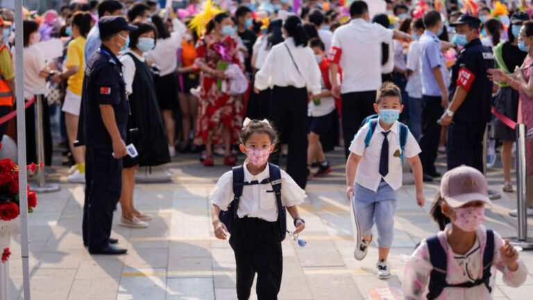 湖南婁底學校強迫小學生交醫保 教師完不成任務要墊付