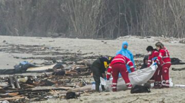 付八千欧元踏上死亡之旅 意大利移民船难至少65死