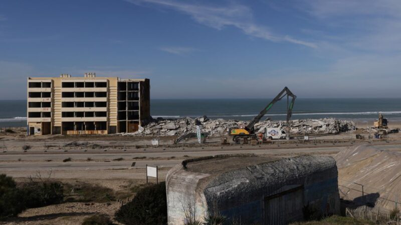 大西洋海岸线严重后退 法国拆除滨海公寓