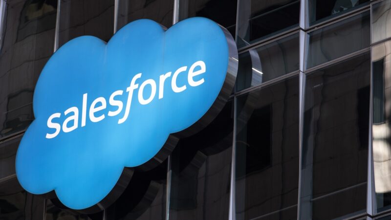 【财经简讯】Salesforce加入人工智能战局