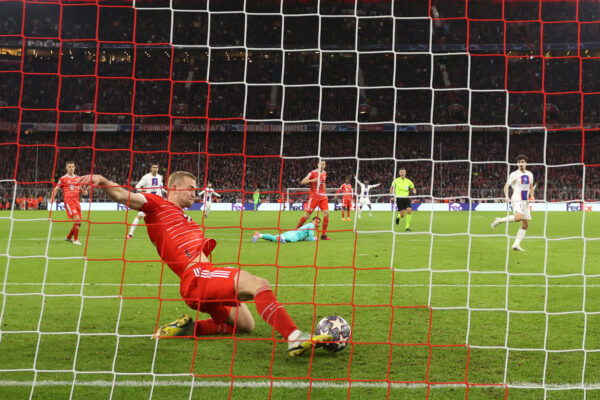 MUNICH, GERMANY - MARCH 08: Matthijs de Ligt of FC Bayern Munich clears the ball off the line during the UEFA Champions League round of 16 leg two match between FC Bayern M眉nchen and Paris Saint-Germain at Allianz Arena on March 08, 2023 in Munich, Germany. (Photo by Alexander Hassenstein/Getty Images)