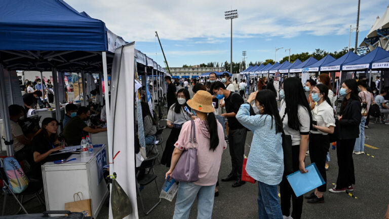 中國企業相繼倒閉 失業潮席捲各地