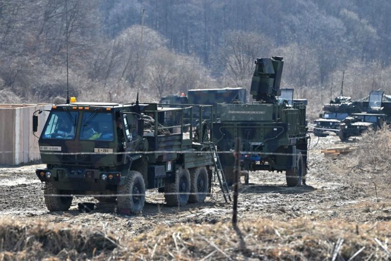 美韓聯合軍演前夕 朝鮮潛艦試射2枚飛彈