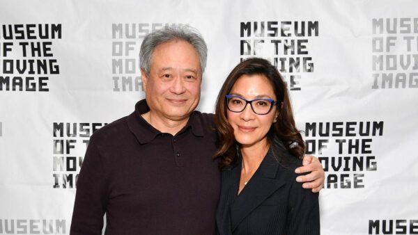 杨紫琼获封奥斯卡影后李安恭喜好友| 新唐人中文电视台在线