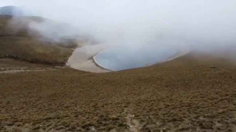 沒雨水挹注 嘉明湖「瘦」一大圈 山屋用水吃緊