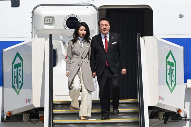 尹錫悅偕夫人訪日 韓多位財閥領袖隨行