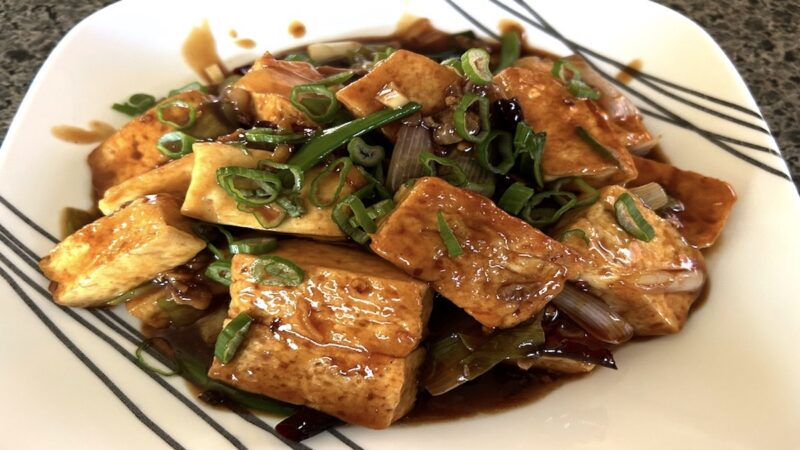 葱烧豆腐的家常做法 葱香浓郁 比肉还好吃