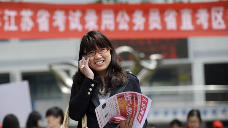 曹德旺批大學生考公務員不進工廠 掀熱議